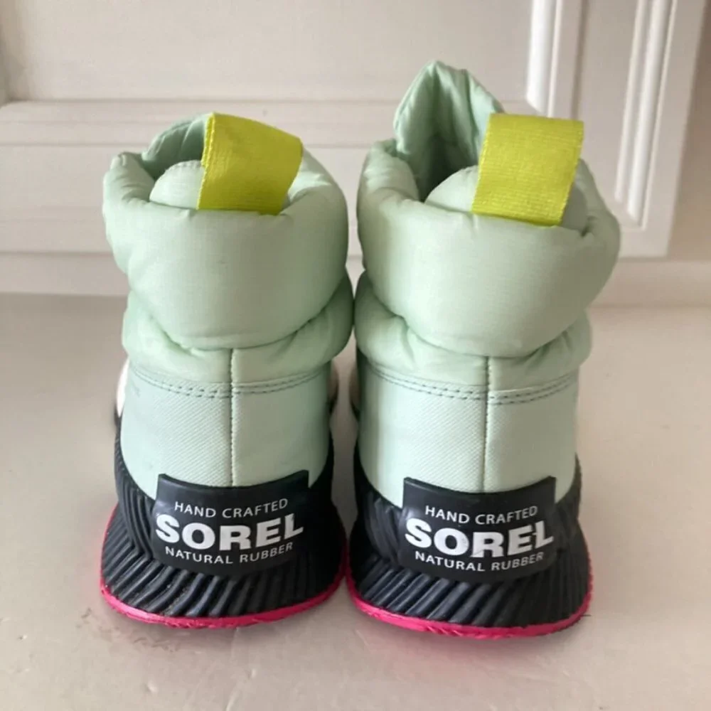 Sorel Women’s Winter Out N About III Puffy Zip Shoes Green Fleece Lined Sz 9.5